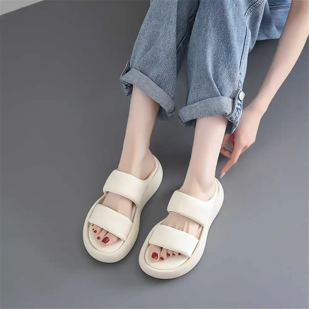 Size 39 Strips Summer Shoes Sa - огляд і ціна Home Office Yoga Room Ideas